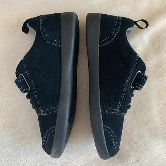 UGG Black K Kegan Shoes•Size 3•NEW - Picture 4 of 7